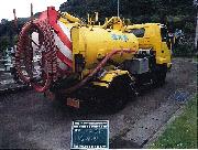 下水道管内を清掃するための水を供給する車両